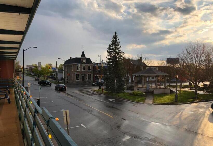 חדר סטנדרט, Niagara Parkway Court Motel