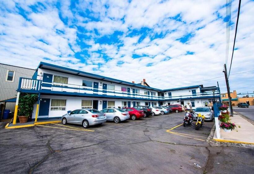 חדק דלוקס עם ג'קוזי, Niagara Parkway Court Motel