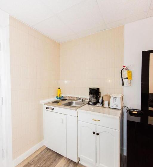 חדק דלוקס עם ג'קוזי, Niagara Parkway Court Motel