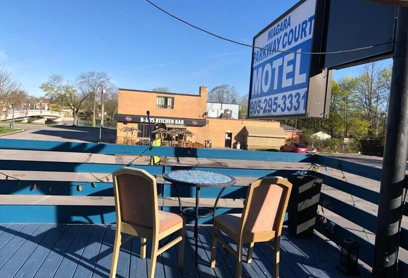 חדק דלוקס עם ג'קוזי, Niagara Parkway Court Motel