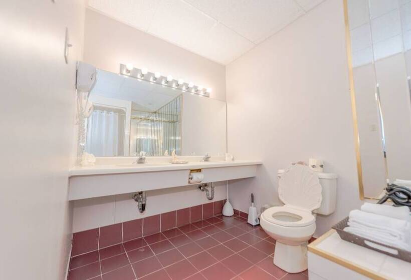 חדק דלוקס עם ג'קוזי, Niagara Parkway Court Motel