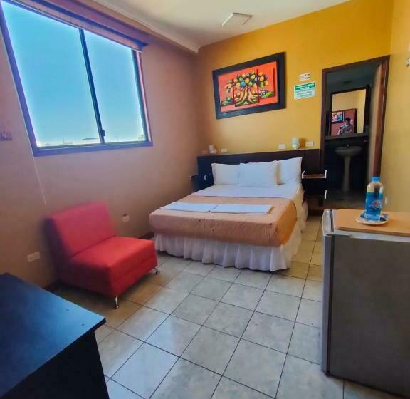 标准单人间, Los Algarrobos