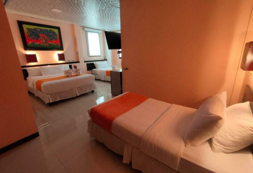 标准三人间, Los Algarrobos