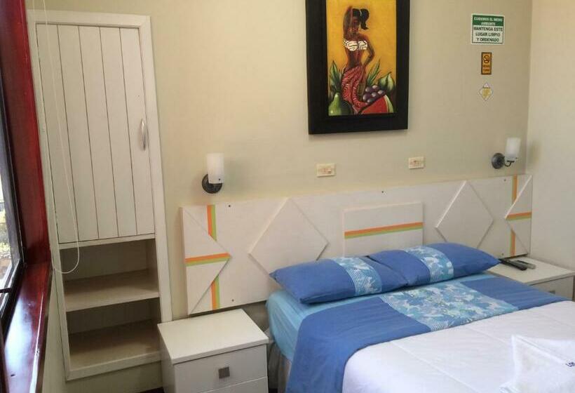 标准单人间, Los Algarrobos