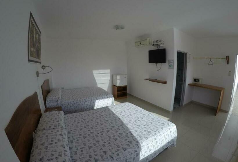 اتاق خانوادگی با چشم‌انداز دریا, Stefany's Lodging