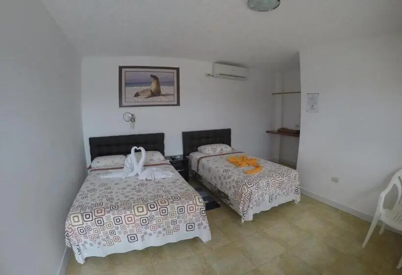 Standard Kolmen Hengen Huone Allasnäkymä, Stefany's Lodging