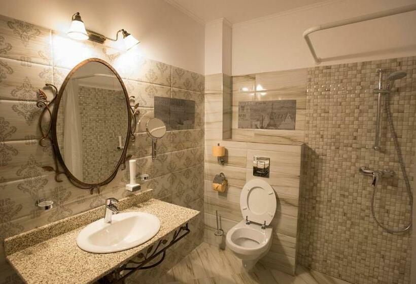 スーペリアトリプルルーム, Aviator Boutique