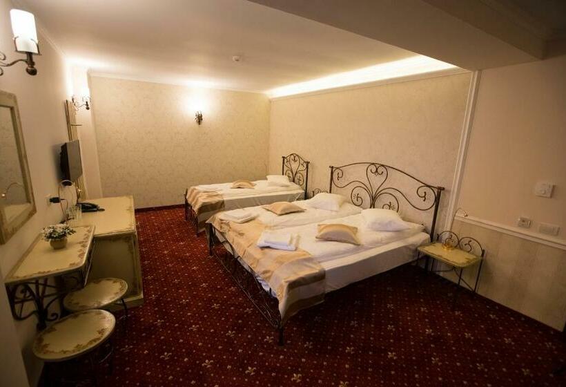 スーペリアトリプルルーム, Aviator Boutique