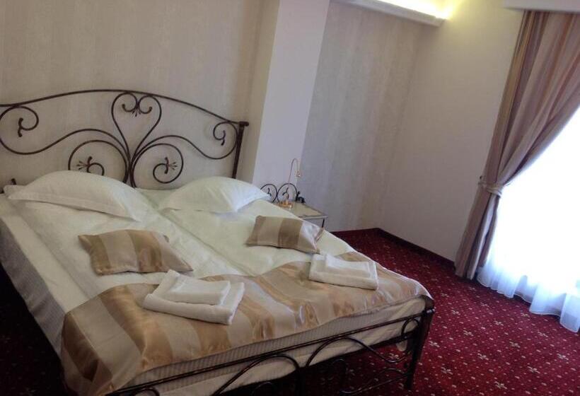 デラックスルーム, Aviator Boutique