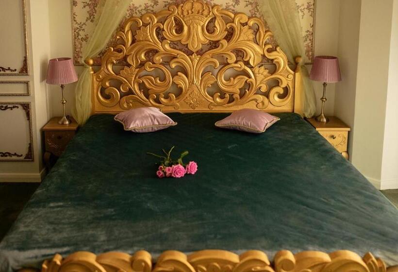 اتاق لوکس, Belle Epoque Boutique