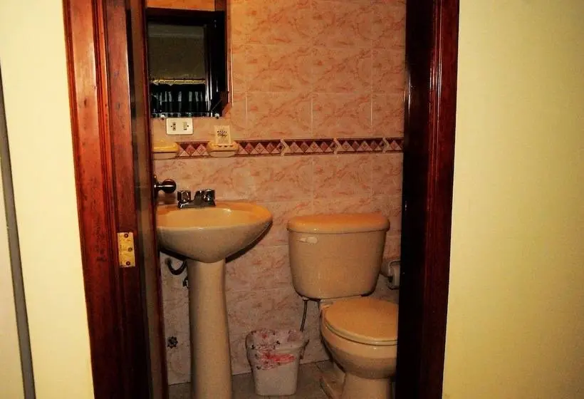 Standard Kolmen Hengen Huone, Colony Inn