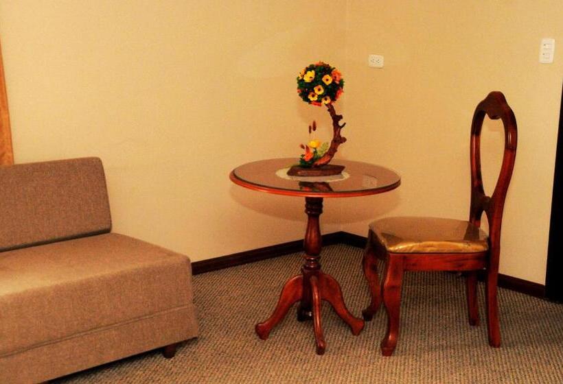 اتاق استاندارد, Colony Inn