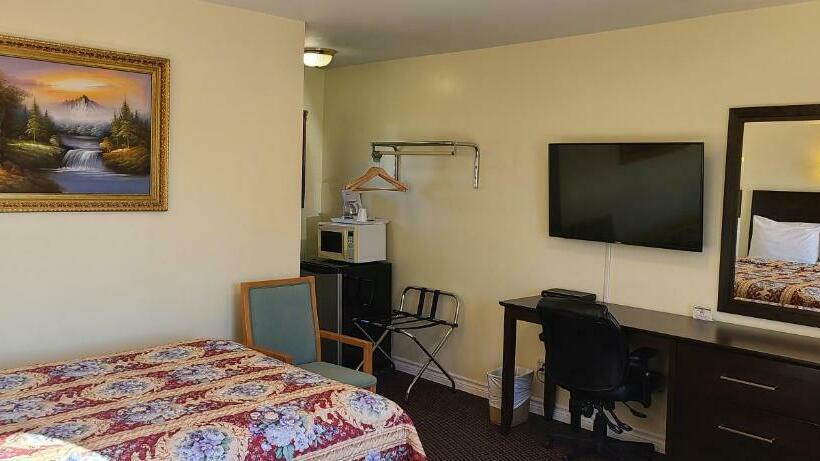 غرفه قياسيه سريرين مزدوجين, Fox Motor Inn