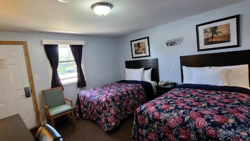 带2个双人床的标准工作室, Fox Motor Inn