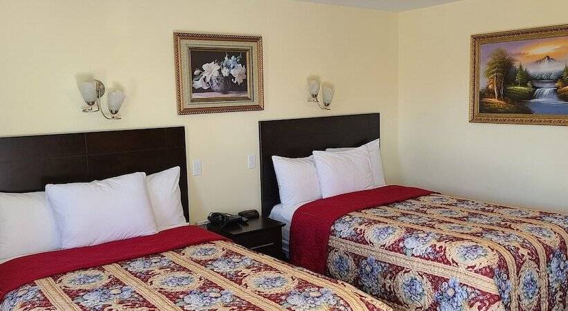 带2个双人床的标准工作室, Fox Motor Inn