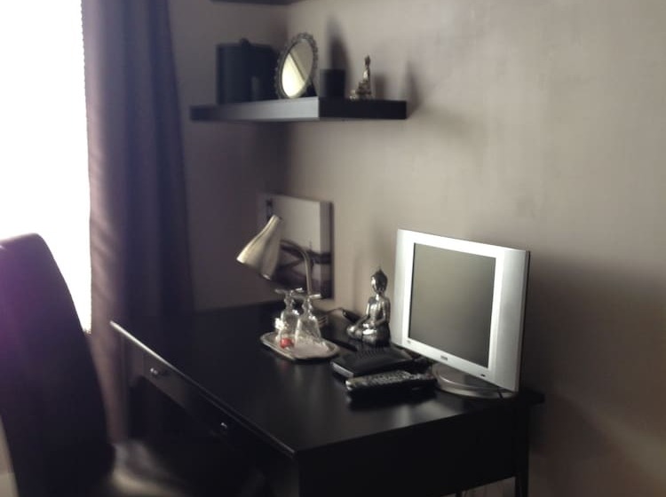 Standart Oda, Le Chateau Du Lac