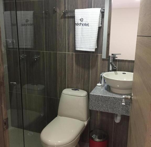 غرفة سوبيريور ثلاثية, Med Laureles