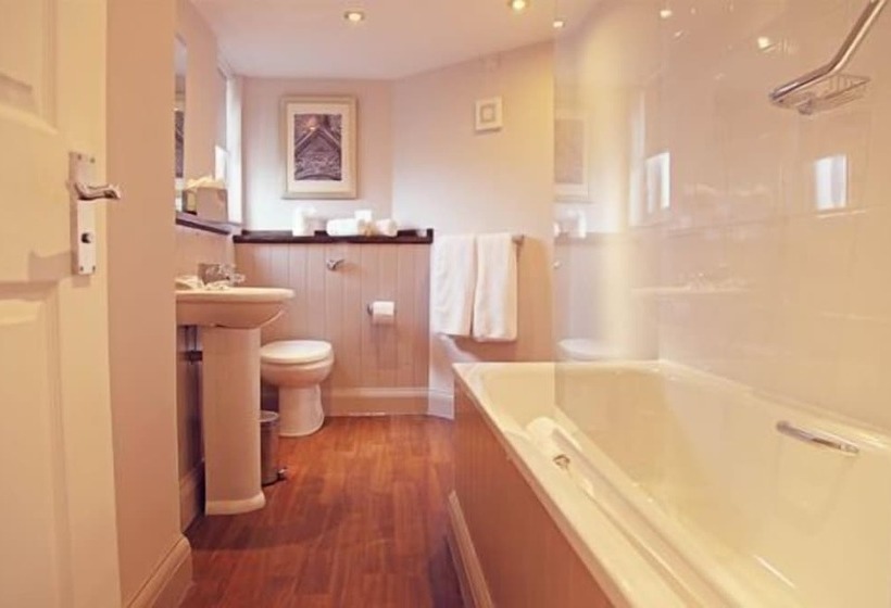 חדר קלאסי, Red Lion