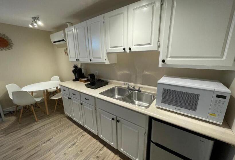 ファミリールーム, The Harbour House