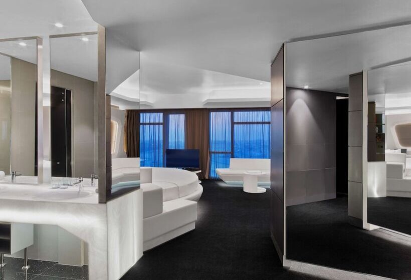 سوییت لوکس, V Hotel Dubai, Curio Collection By Hilton