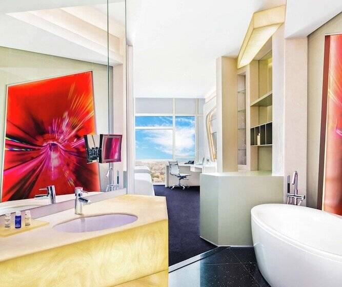 اتاق لوکس با چشم‌انداز, V Hotel Dubai, Curio Collection By Hilton