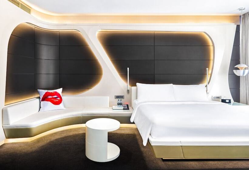 اتاق لوکس با چشم‌انداز, V Hotel Dubai, Curio Collection By Hilton