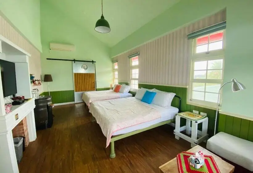 اتاق استاندارد چهار تخته, Micarro B&b