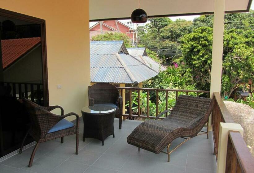 בקתה דלוקס, Flower Paradise Bungalows & Swiss Restaurant Roestiland