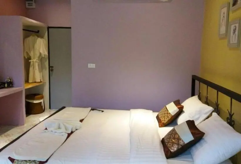 Perhehuone, Stamp Hills Resort