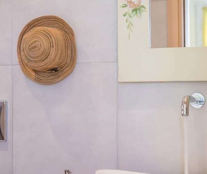 חדר סטודיו סטנדרד, Aphrodite Studios