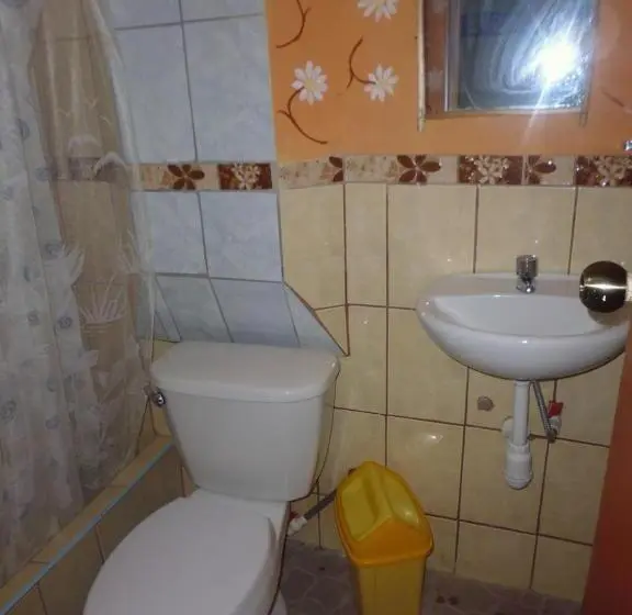 Standard Kolmen Hengen Huone, Samana Wasi