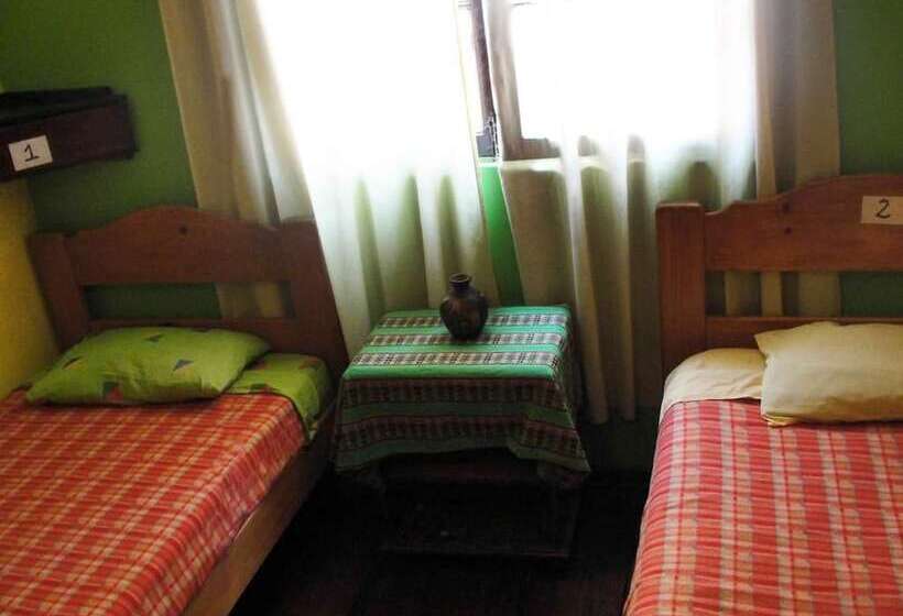 Трехместный Номер Стандарт Совместная Ванная, Casa Del Mochilero   Hostel