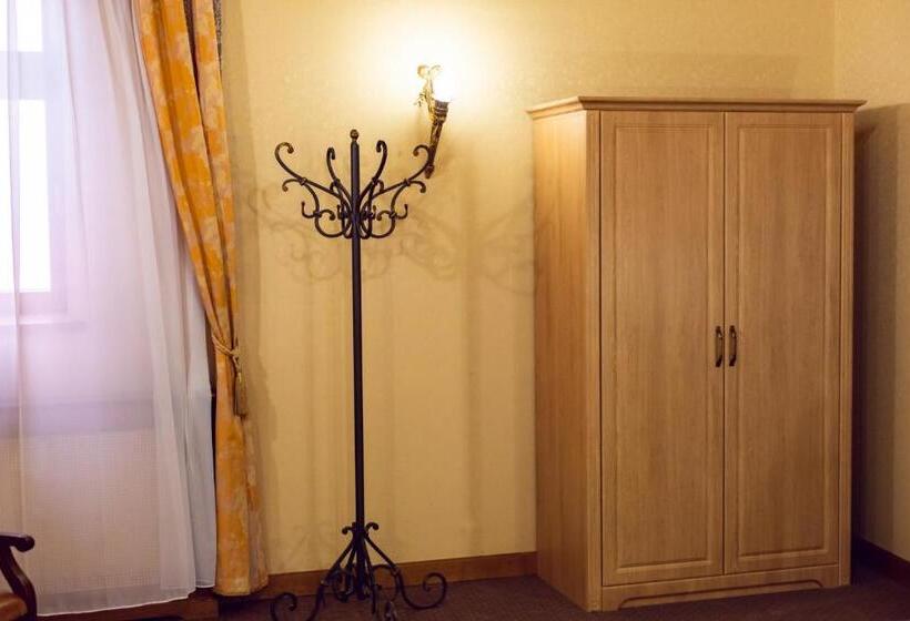 Номер Deluxe, Am Ring