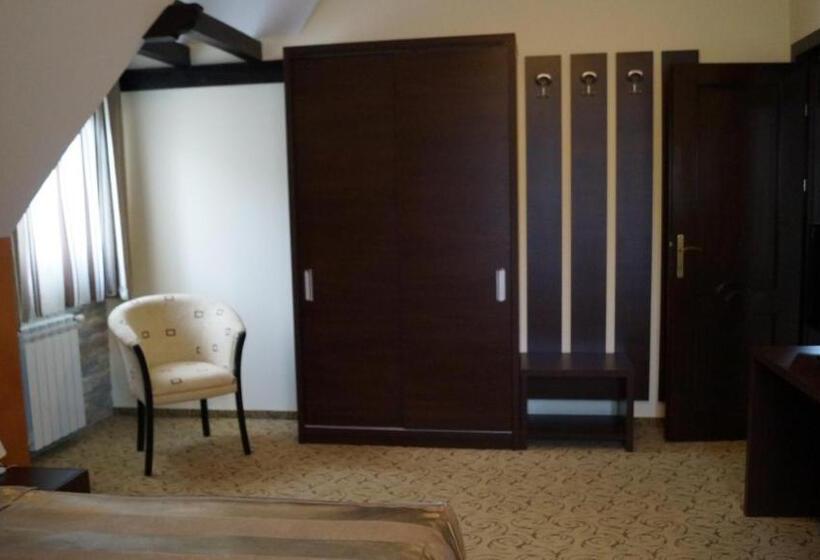 شقة إدارية غرفة واحدة, Bucegi