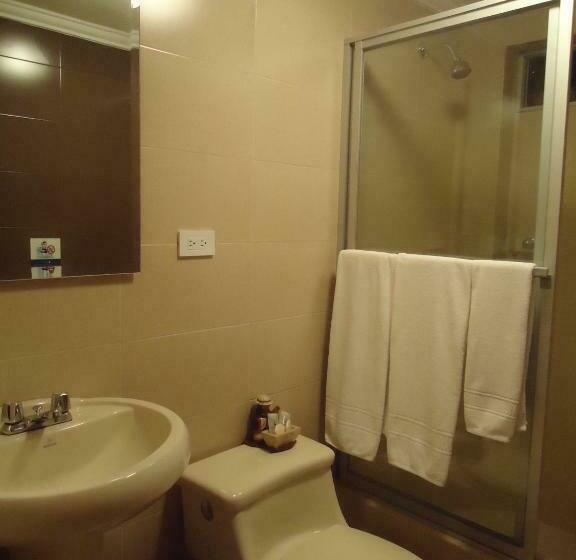 سوییت جونیور, El Indio Inn