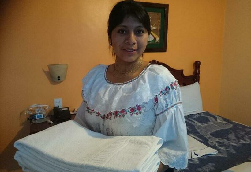 اتاق استاندارد سه نفره, El Indio Inn