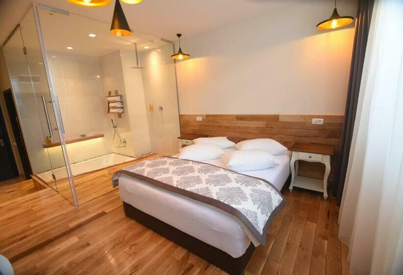 スーペリアールーム, Europa