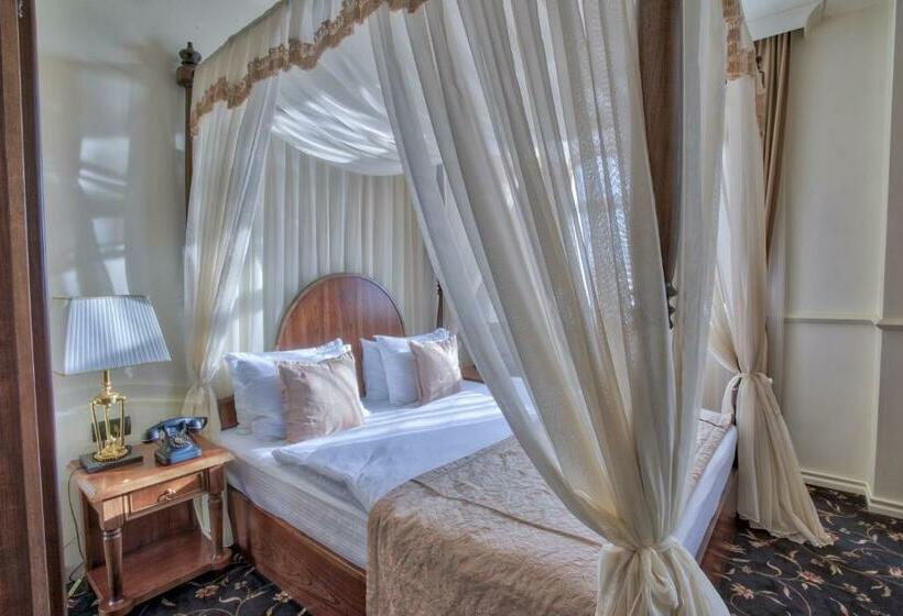 سوییت جونیور, Garden