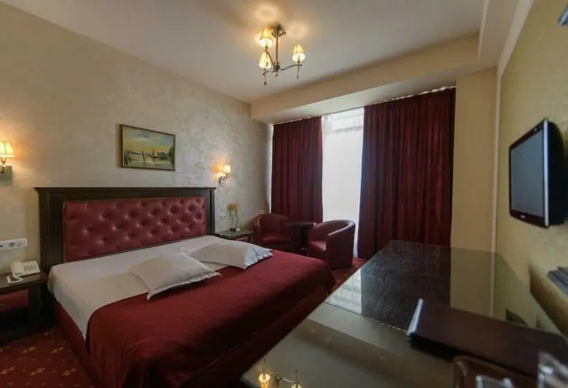 اتاق استاندارد با بالکن و چشمانداز دریا, Golden Palace