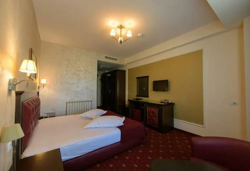 اتاق استاندارد با بالکن و چشمانداز دریا, Golden Palace
