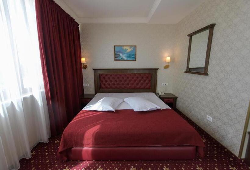 オーシャンビュージュニアスイート, Golden Palace