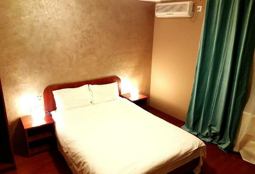 اتاق سوپریور, Mic