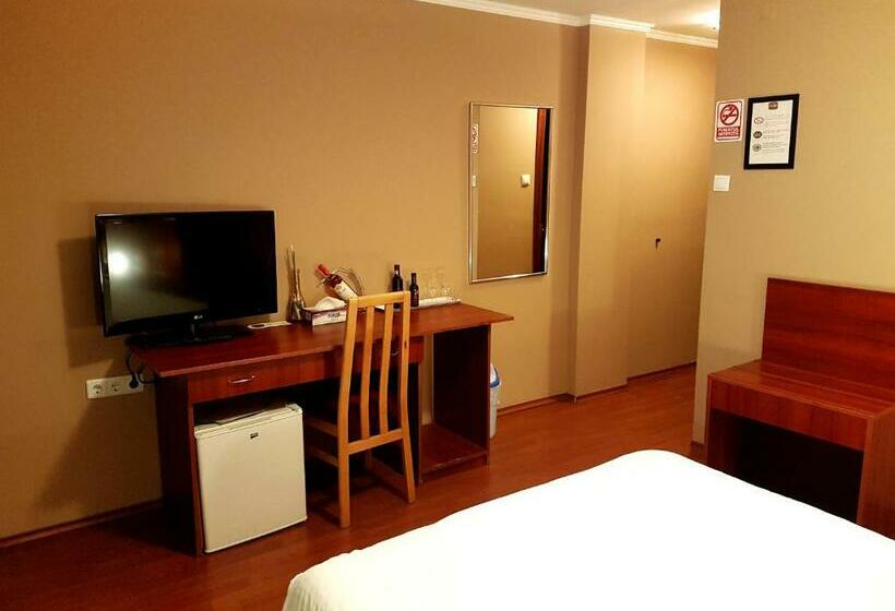 اتاق سوپریور, Mic