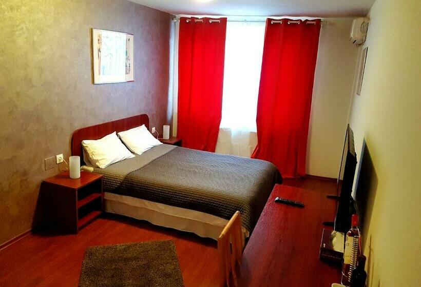 اتاق سوپریور, Mic