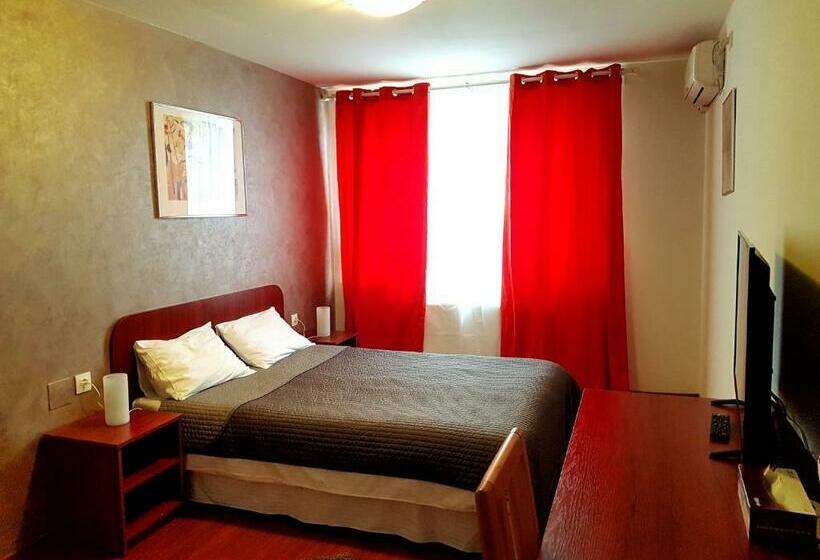 اتاق سوپریور, Mic