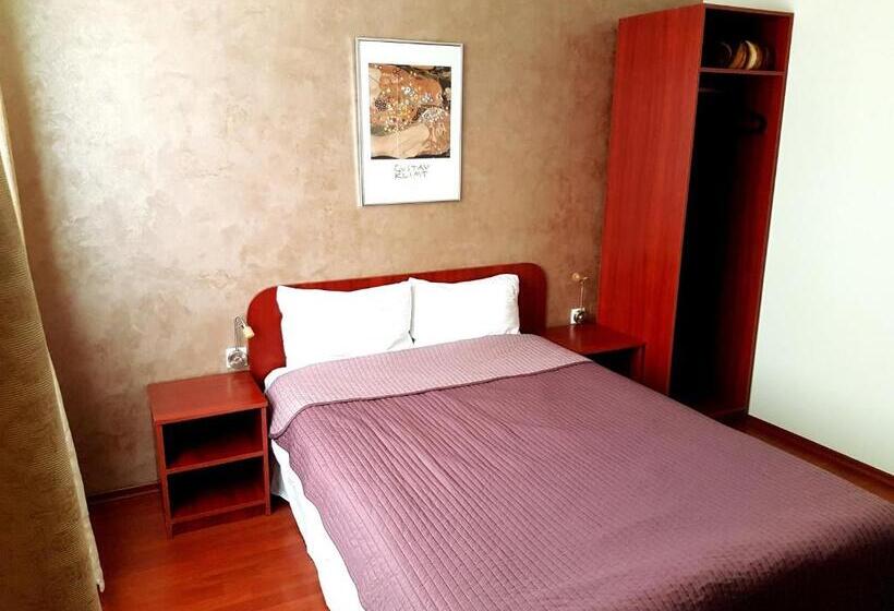 اتاق استاندارد, Mic