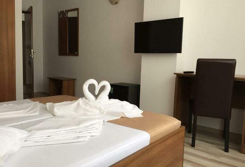 스탠다드 룸, Mihaela