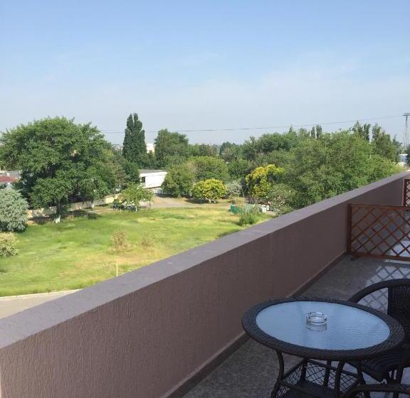 스탠다드 테라스 룸, Mihaela