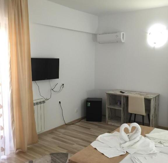 스탠다드 테라스 룸, Mihaela