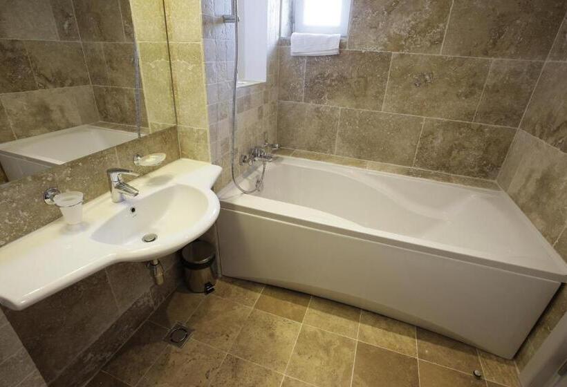 メゾネットスイート, Nautic Luxury Club